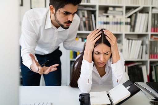 Quels sont les effets des colères agressives au travail ?